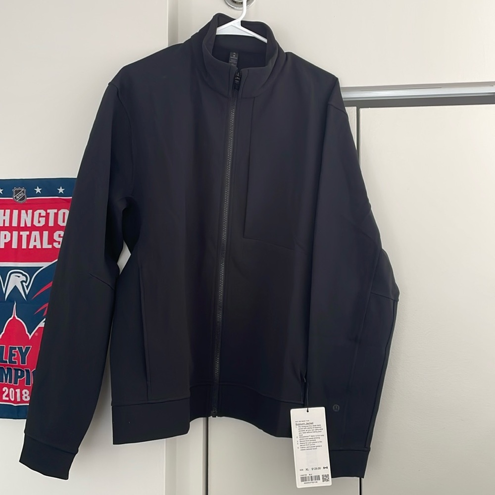 Sz XL New Lululemon Sojourn jacket with tag
